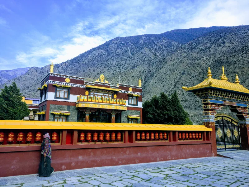 Monastère sur le trek des Annapurnas