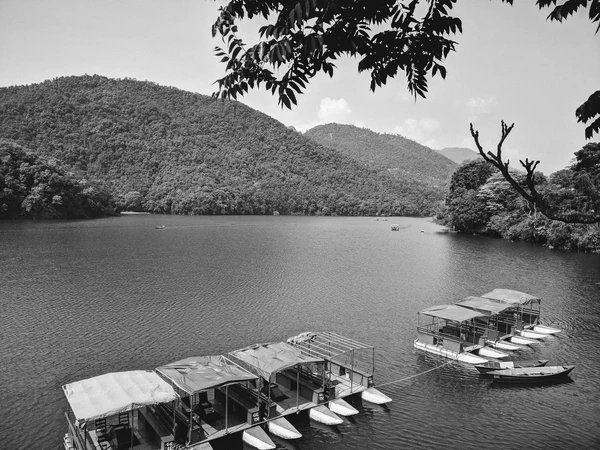 Lac de Pokhara