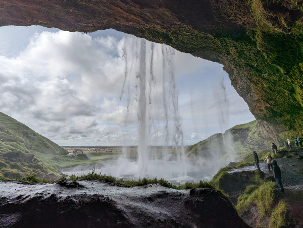 Vue sur la cascade de Seljalandsfoss