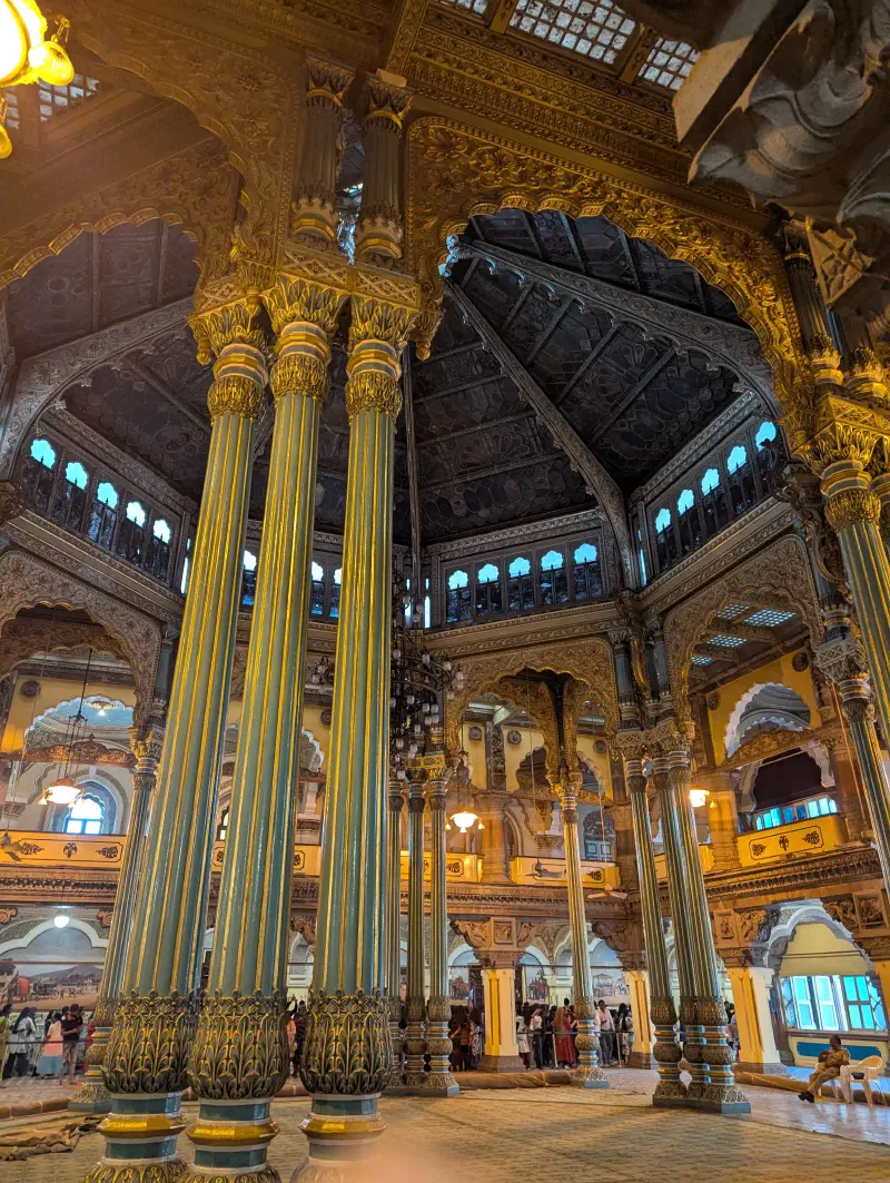 Intérieur du Palais de Mysore